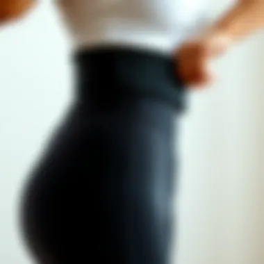 Illustration of the waist trimmer highlighting its ergonomic design.